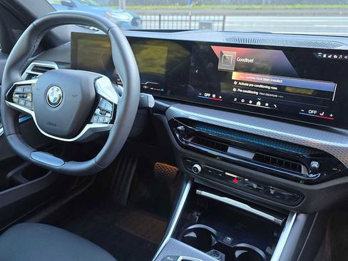 Used 2025 BMW 330i xDrive Sedan w/ M Sport Package image 11