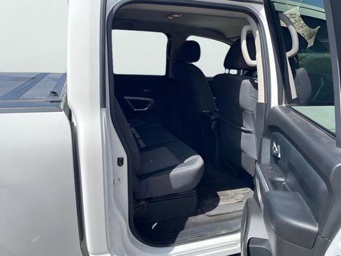 Used 2021 Nissan Titan SV w/ SV Convenience Package RWD image 21