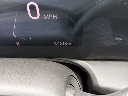 Used 2024 Buick Encore GX Sport Touring image 12