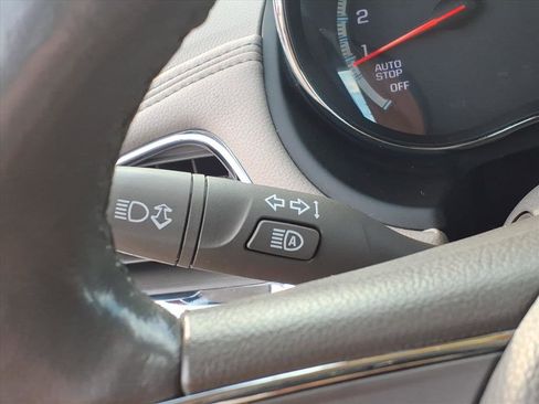 Used 2018 Chevrolet Cruze Premier image 25