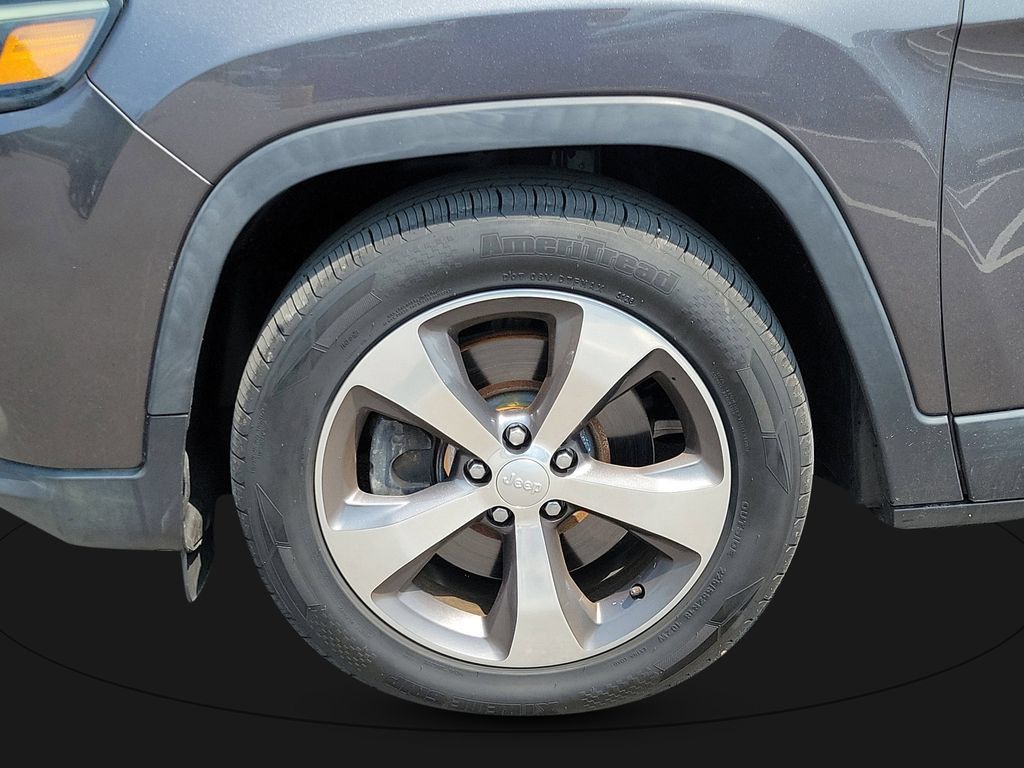 Used 2020 Jeep Cherokee Limited FWD image 9