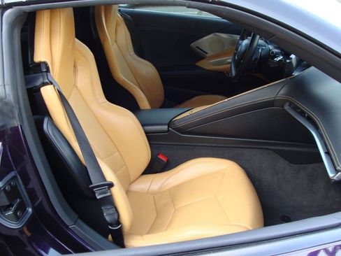 Used 2024 Chevrolet Corvette Stingray Preferred Cpe w/ 2LT image 9