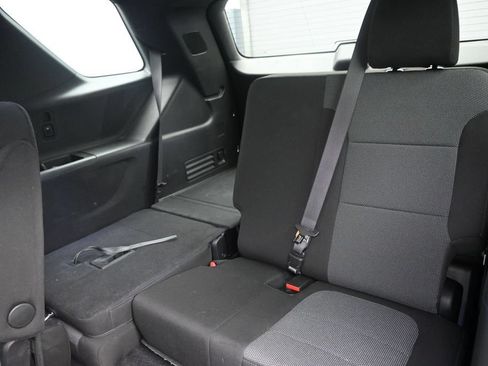 Used 2023 Chevrolet Traverse LT FWD image 15