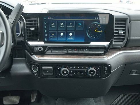 Used 2025 Chevrolet Silverado 2500 LT w/ Convenience Package AWD/4WD image 29