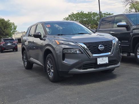 Used 2023 Nissan Rogue S AWD/4WD image 3