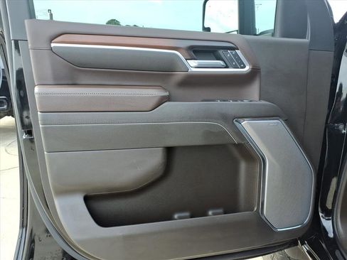 Used 2025 GMC Sierra 2500 Denali image 18