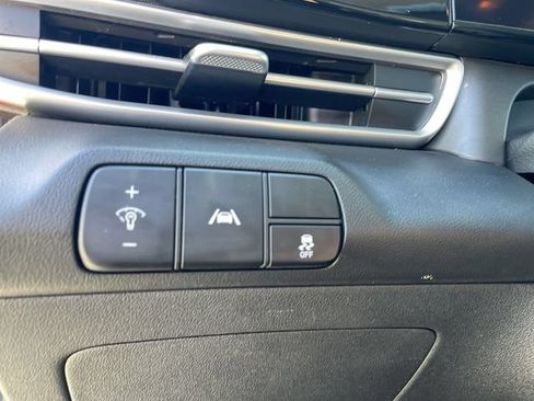 Used 2023 Hyundai Elantra SEL w/ Convenience Package FWD image 34