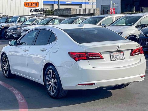 Used 2016 Acura TLX image 2