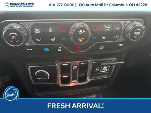 Used 2022 Jeep Wrangler Unlimited Sahara w/ Cold Weather Group image 24