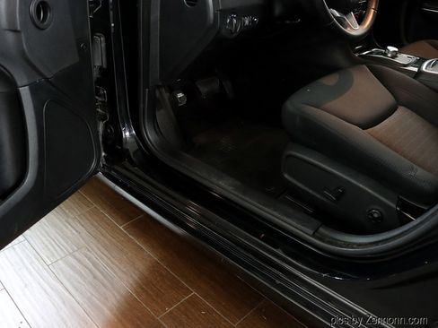 Used 2018 Chrysler 300 Touring image 26