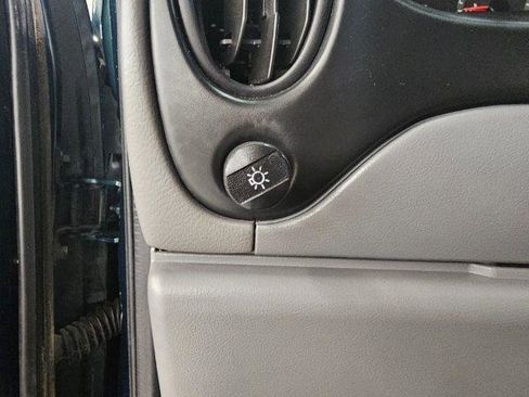 Used 2000 Ford E-150 and Econoline 150 Wagon image 13