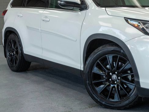 Used 2019 Toyota Highlander SE AWD/4WD image 7