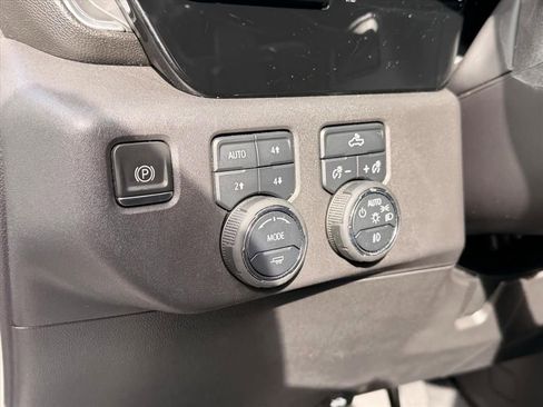 Used 2024 Chevrolet Silverado 1500 LT Trail Boss w/ Convenience Package II image 18