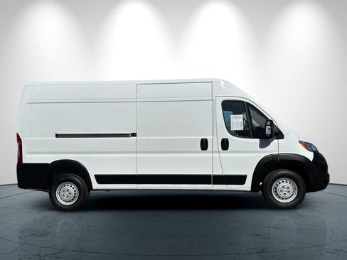 Used 2026 RAM ProMaster 2500 w/ Convenience Group FWD image 3