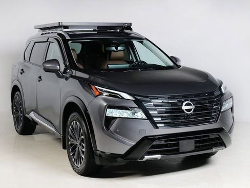 Used 2025 Nissan Rogue Platinum w/ Platinum Premium Package image 1