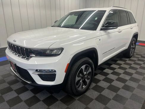 Used 2023 Jeep Grand Cherokee 4WD 4xe image 8