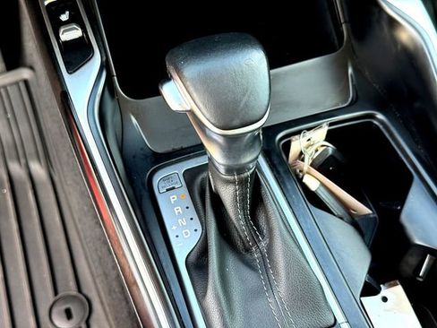 Used 2023 Kia Sorento S image 18