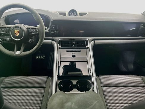 Certified 2025 Porsche Panamera 4 AWD/4WD image 15