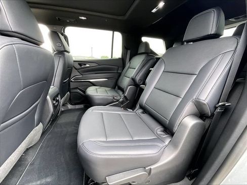 New 2027 Chevrolet Traverse LT w/ Sun and Wheel Package AWD/4WD image 14