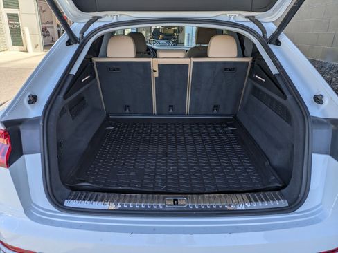 Used 2023 Audi Q8 Prestige w/ Prestige Package image 26