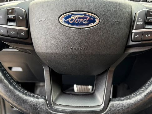 Used 2020 Ford Explorer XLT AWD/4WD image 18