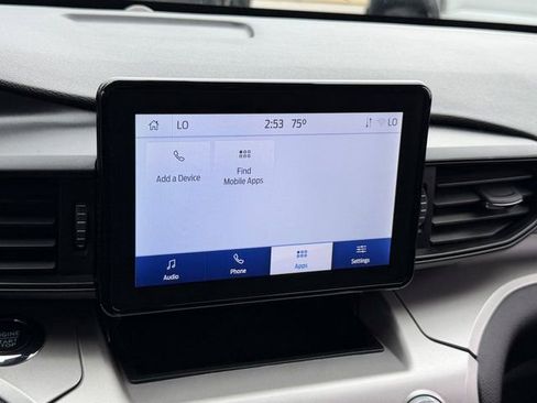 Certified 2022 Ford Explorer XLT RWD image 5