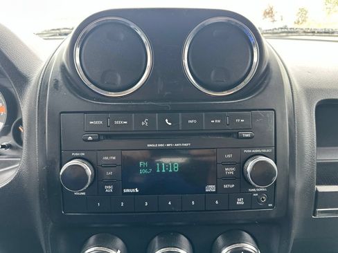 Used 2014 Jeep Patriot Latitude FWD image 3