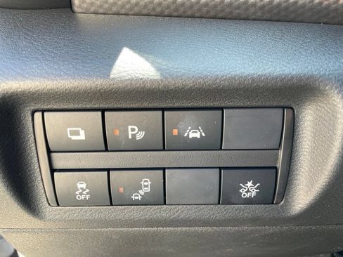Used 2020 Nissan Kicks S FWD image 15