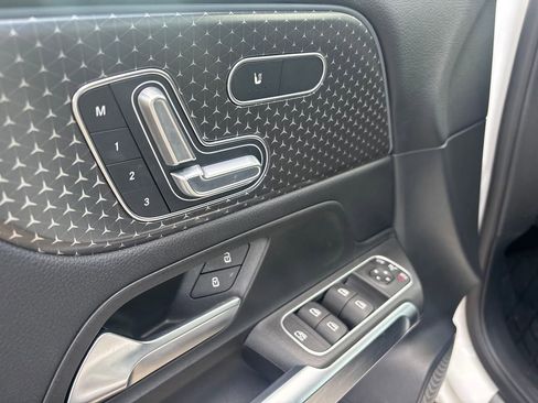 Used 2024 Mercedes-Benz GLB 250 image 22