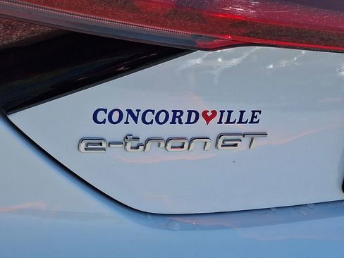Used 2022 Audi e-tron GT Premium Plus w/ Performance Package AWD/4WD image 29