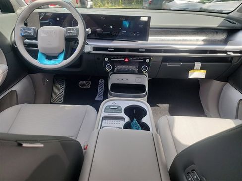 New 2026 Hyundai Ioniq 9 Calligraphy image 9