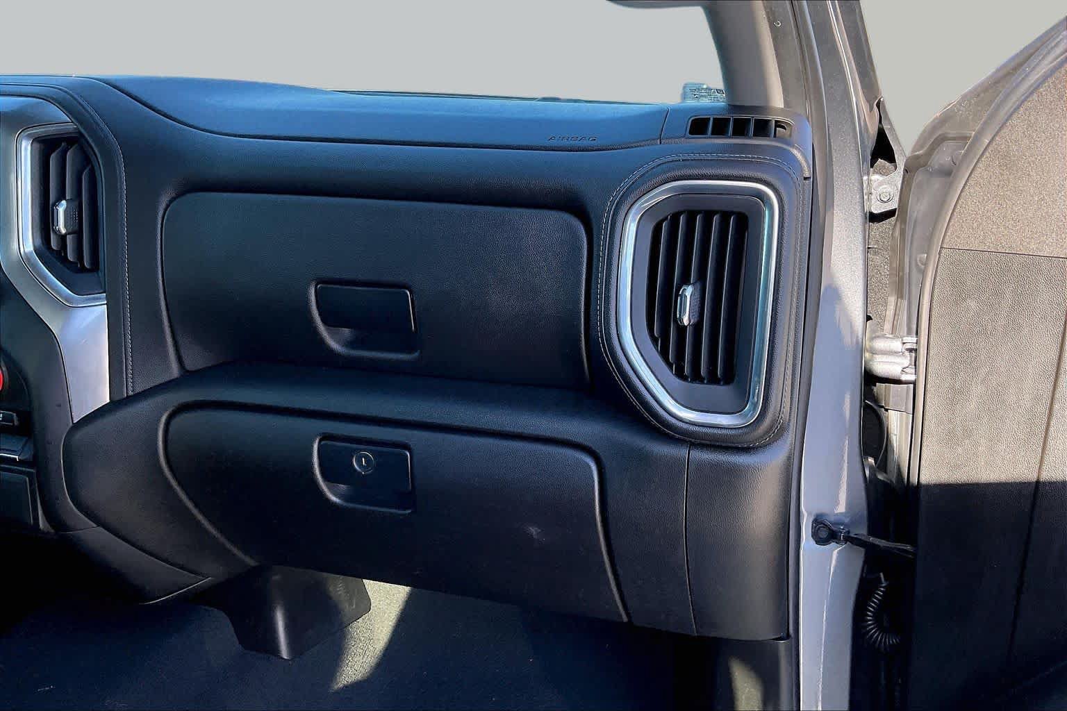 Used 2022 Chevrolet Silverado 1500 LT AWD/4WD image 18