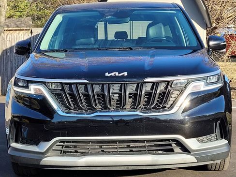 Used 2022 Kia Carnival LX image 11