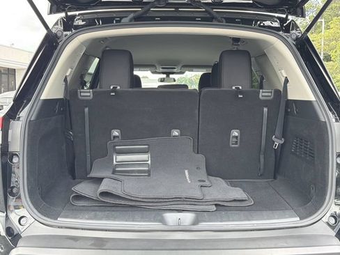 Used 2025 Nissan Pathfinder S FWD image 27