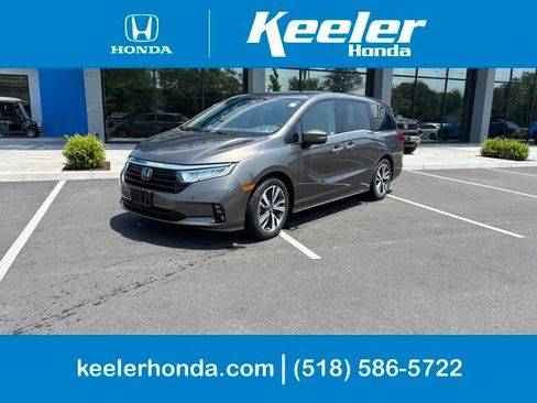 Used 2021 Honda Odyssey Touring image 1