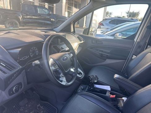 Used 2019 Ford Transit Connect XL image 2