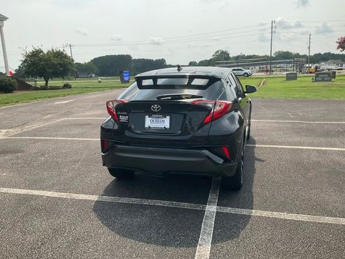 Used 2018 Toyota C-HR XLE FWD image 7