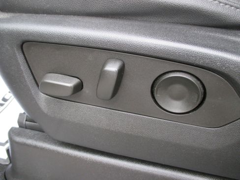 Used 2023 Chevrolet Suburban LT w/ Luxury Package image 20