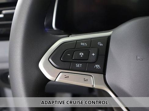 Used 2026 Volkswagen Jetta SE image 4