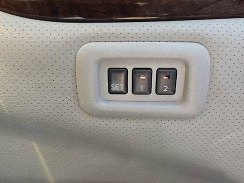 Used 2012 Nissan Quest LE w/ Tow Pkg FWD image 31