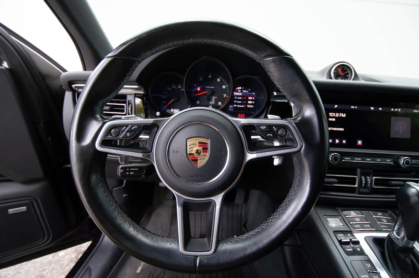 Used 2021 Porsche Macan w/ Premium Package Plus AWD/4WD image 48