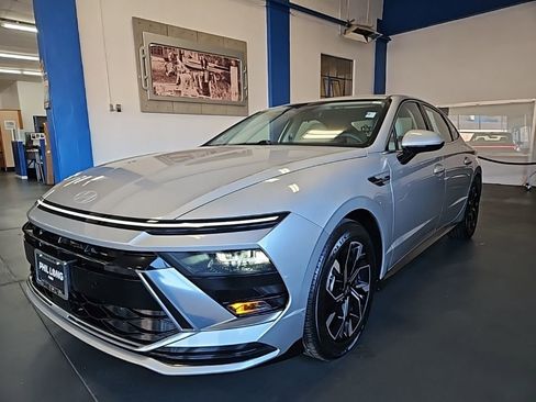 Used 2025 Hyundai Sonata SEL FWD image 1