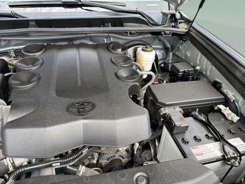 Used 2024 Toyota 4Runner SR5 RWD image 32