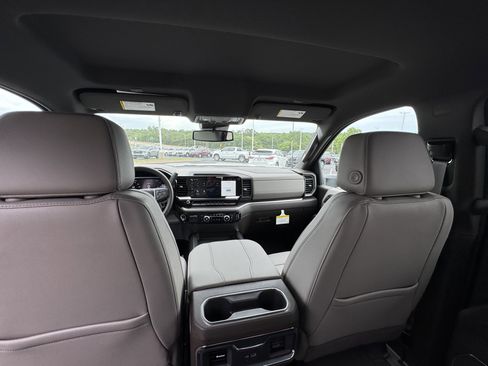 New 2026 GMC Sierra 2500 SLT w/ SLT Convenience Package AWD/4WD image 9