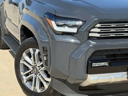 Used 2025 Toyota 4Runner Limited AWD/4WD image 3