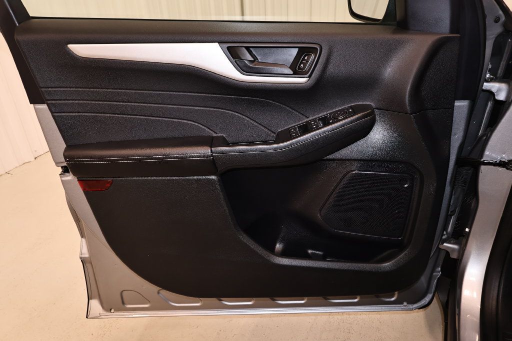 Certified 2022 Ford Escape SE w/ Convenience Package FWD image 10