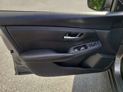 Used 2024 Nissan Sentra SV FWD image 15