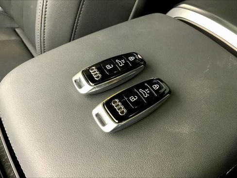 Used 2024 Audi Q7 3.0T Prestige AWD/4WD image 14