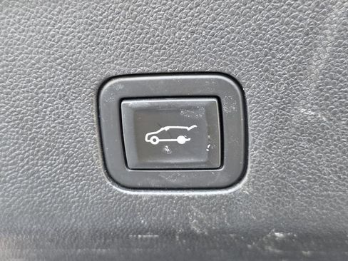 Used 2022 GMC Yukon XL SLT RWD image 13