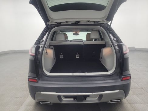Used 2019 Jeep Cherokee Limited w/ Technology Group FWD image 29